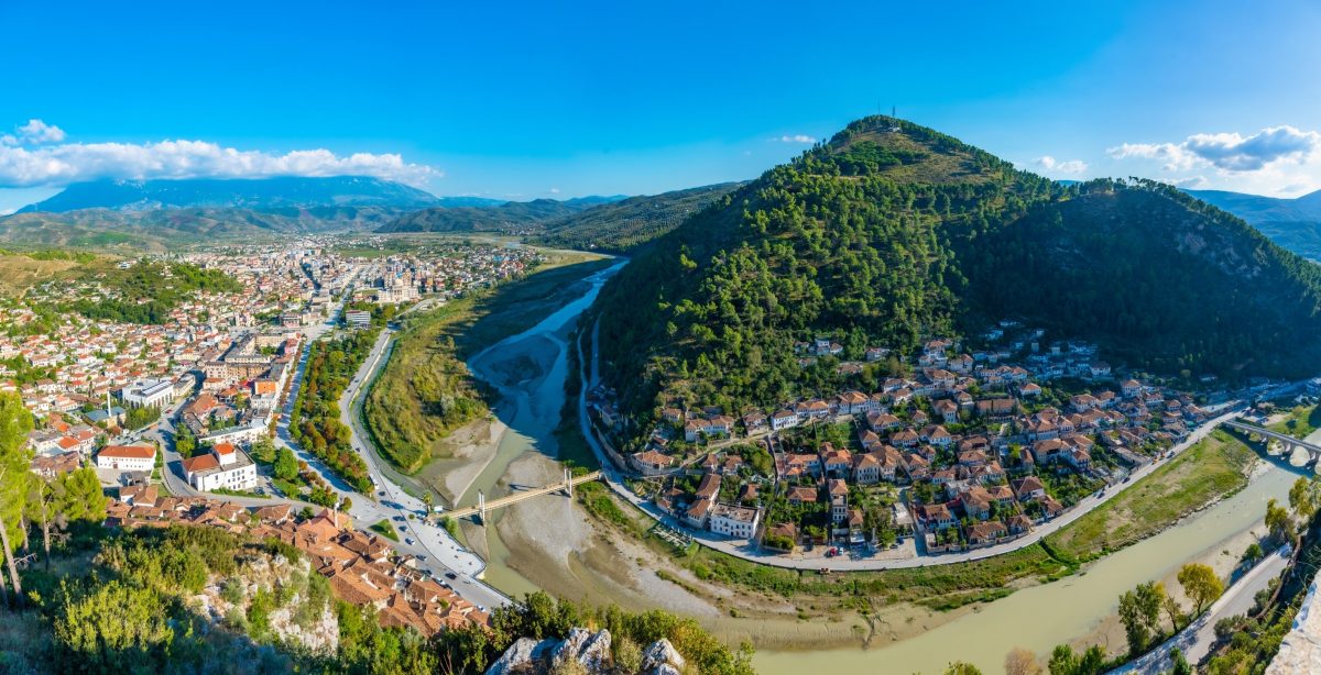 shutterstock_2157749639 Berat en el recorrido por Montenegro y Albania
